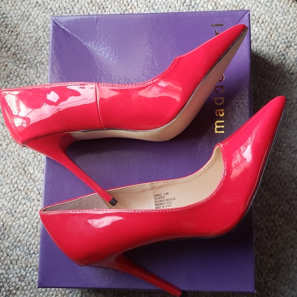 Madden girl pumps